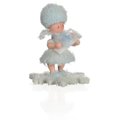 Drechslerei Kuhnert Schneeflöckchen mit Baby Jungen - 5 cm