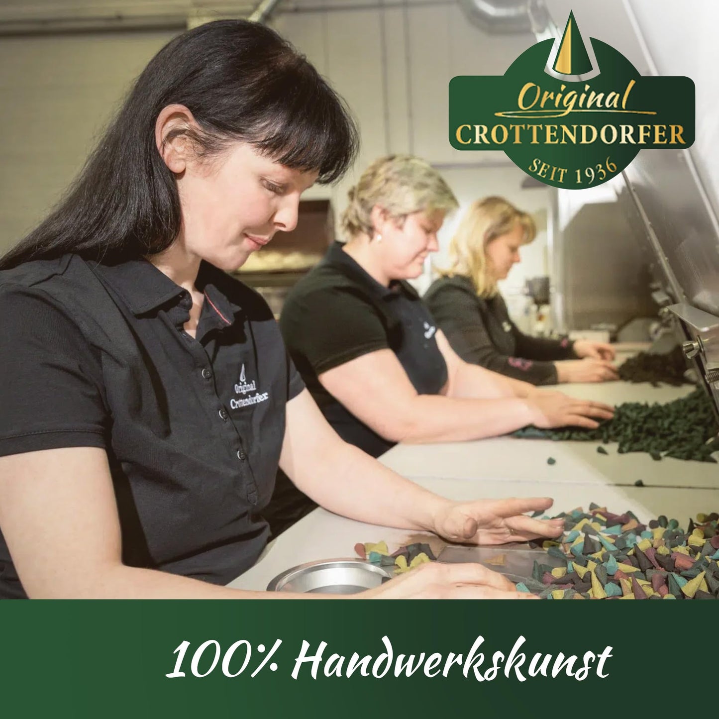Crottendorfer Incense Cones Christmas Frankincense 3-Pack (3 x 24 cones) – Strong frankincense mixed with an exquisite vanilla note – Height 2.7cm, Ø 1.2cm – 15 min. burning time per cone