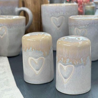 Mea-Living STONEWARE Becher mit Henkel, polarweiß, handgemachtes Steingut, 400 ml, wunderschönes handmade Geschirr