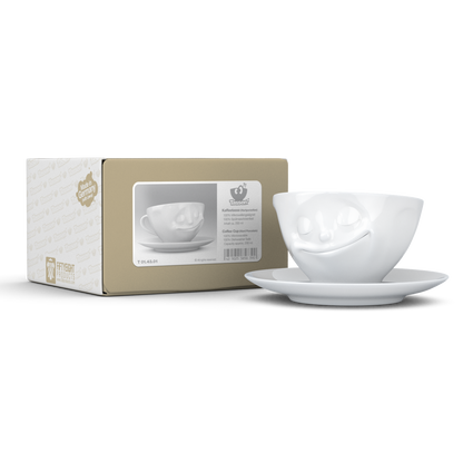 FIFTYEIGHT PRODUCTS / Tassen / Kaffeetasse „Glücklich“ (Porzellan, 200 ml, weiß, Made in Germany)