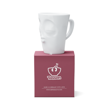 FIFTYEIGHT PRODUCTS / Henkelbecher „Küssend“ (Porzellan, 350ml, weiß, Made in Germany)